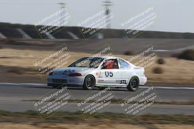 media/Nov-17-2024-CalClub SCCA (Sun) [[5252d9c58e]]/Around the Pits/